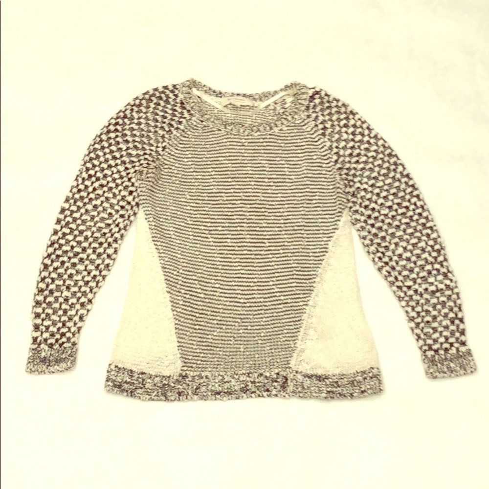 VINCE CAMUTO Black and White Knit Top